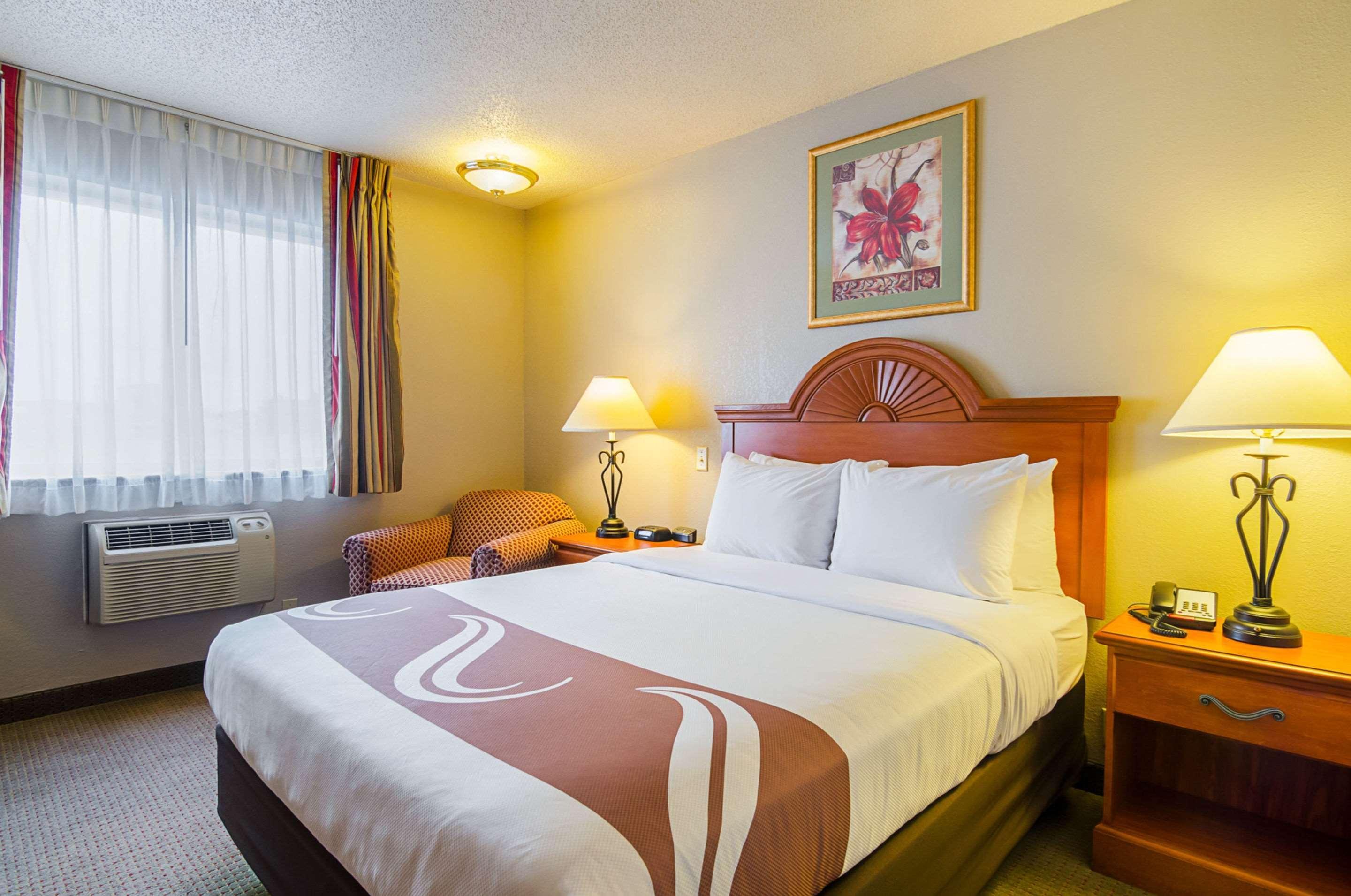 Quality Inn Sidney I-80 Bagian luar foto