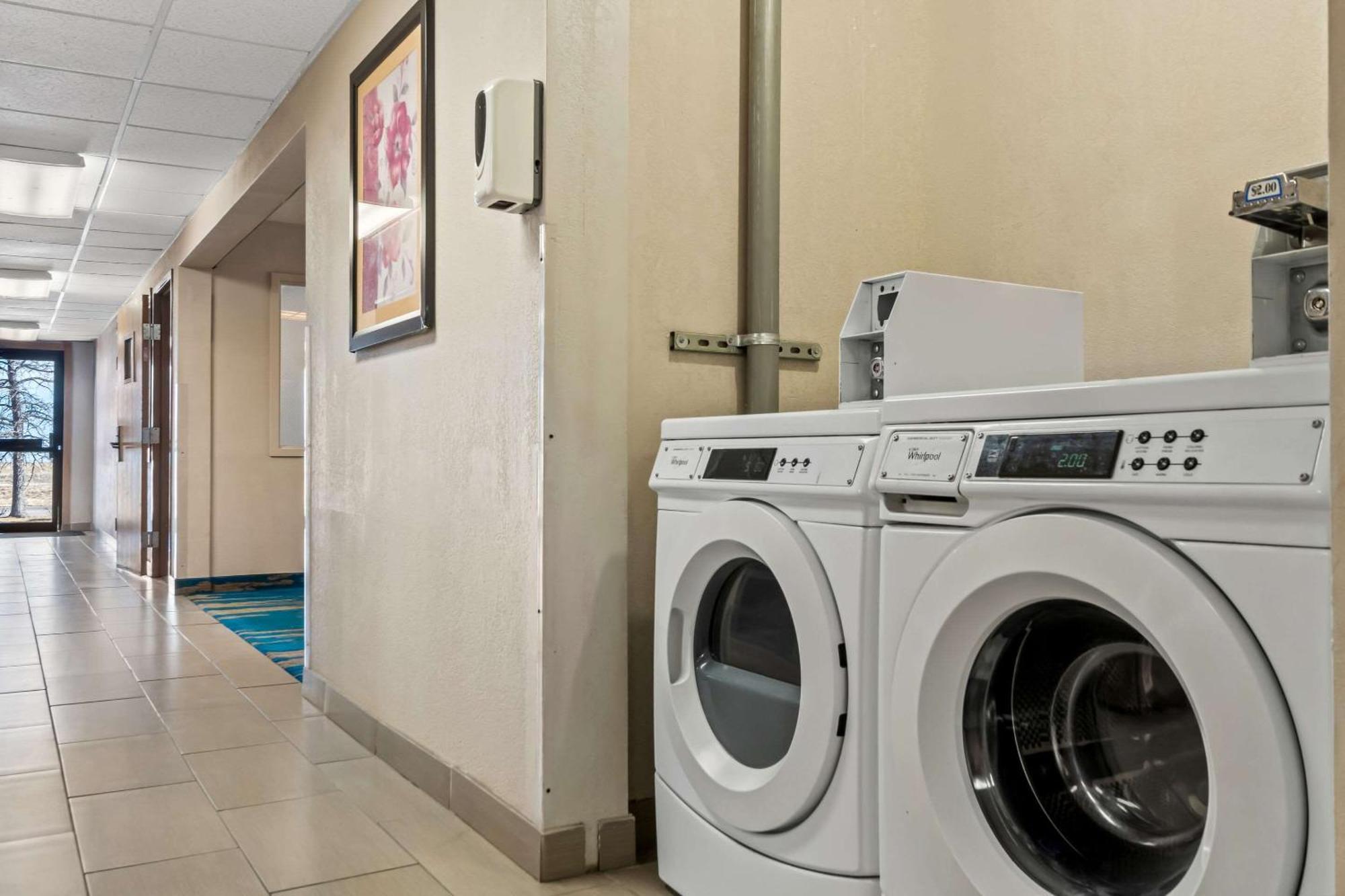 Quality Inn Sidney I-80 Bagian luar foto