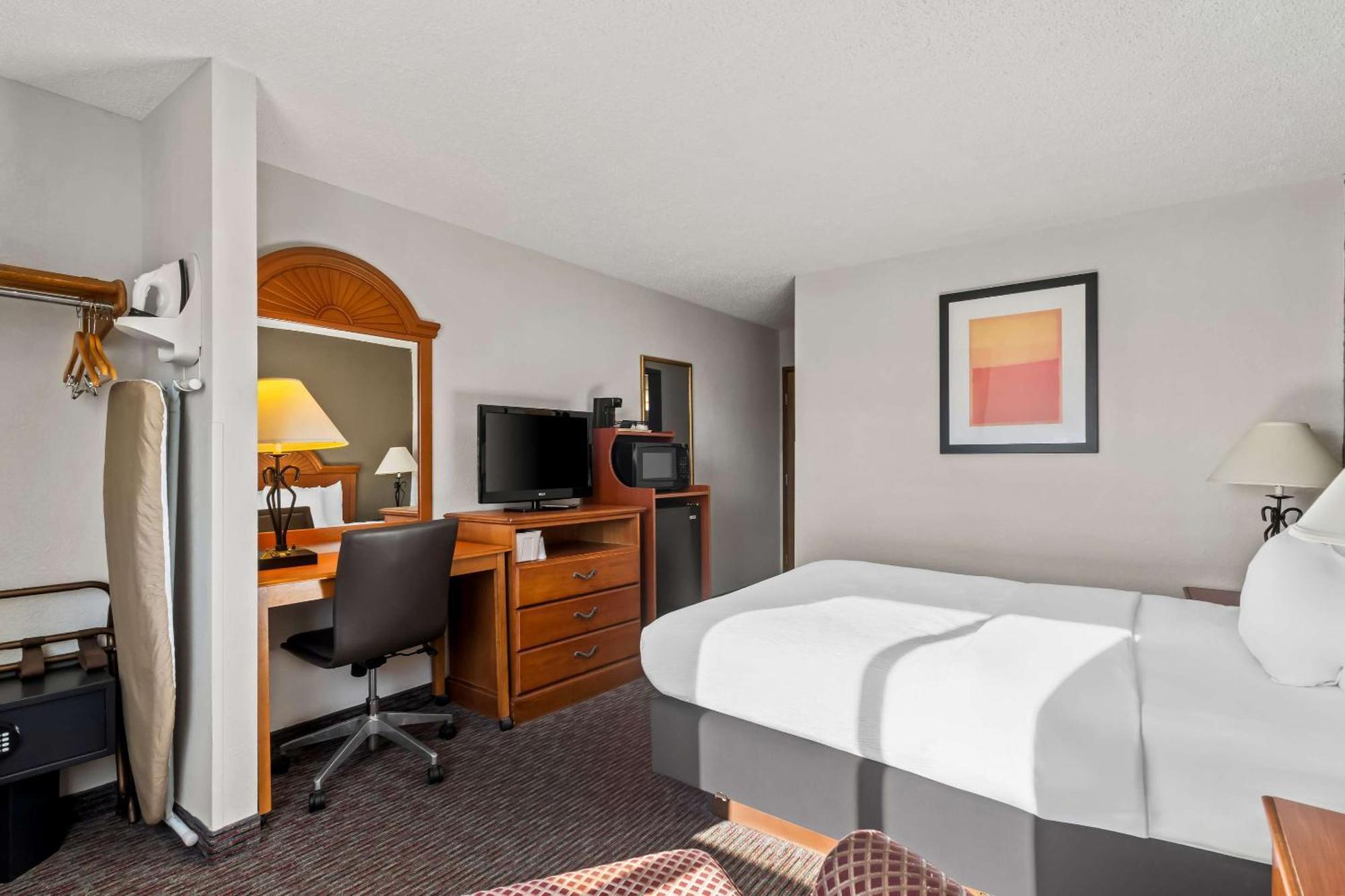 Quality Inn Sidney I-80 Bagian luar foto