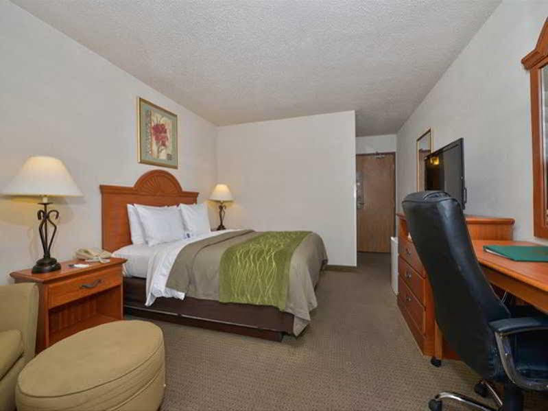 Quality Inn Sidney I-80 Bagian luar foto