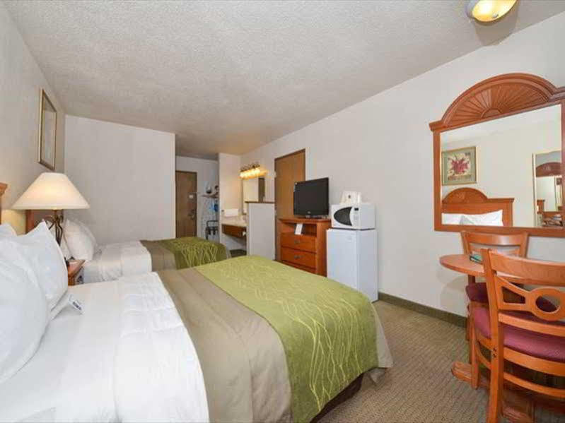 Quality Inn Sidney I-80 Bagian luar foto
